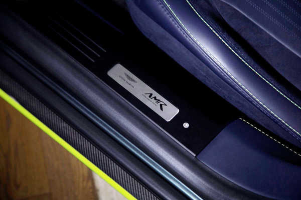 Aston Martin DB11 AMR Signature Edition. 2018