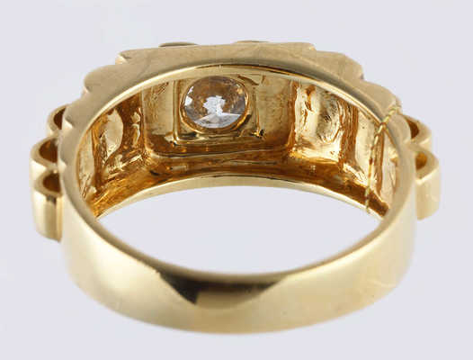 Кольцо печатка с бриллиантом из золота 750 пробы общим весом 11,8 грамма