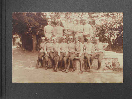 Лот из 4 предметов : 1. Кирков Г. Фотография «Штаб 1-й Гвардейской пехотдивизии» [Б. м., 1890-1891].