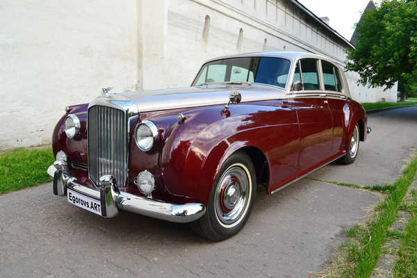 Bentley S2 4-door Saloon. 1960