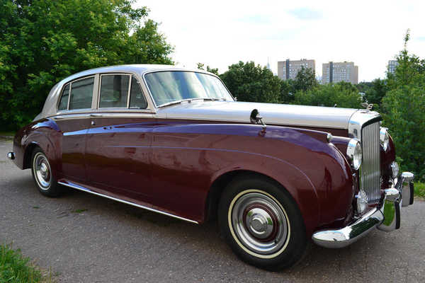 Bentley S2 4-door Saloon. 1960