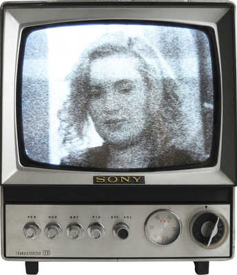 Переносной 8-дюймовый черно-белый телевизор Sony Transistor TV Receiver 9-304 UE