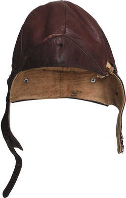 Кожаный шлем пилота из коричневой кожи с ушными клапанами и пряжкой на подбородке