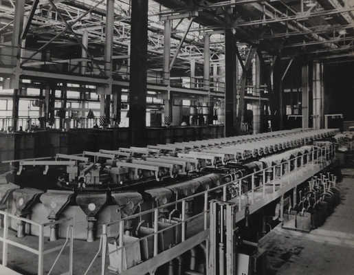 Камский комплекс заводов по производству большегрузных автомобилей (КамАЗ). [Альбом фотографий], 1976.