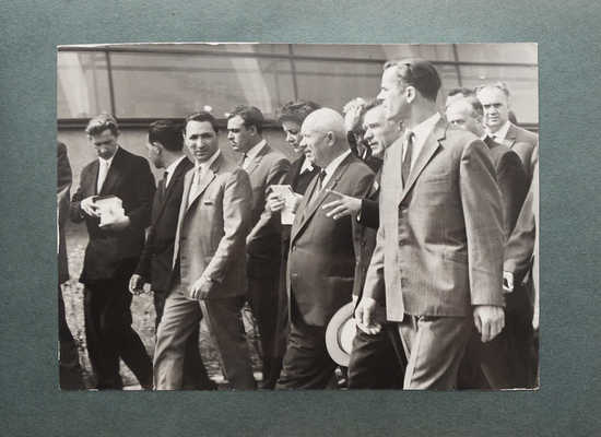 Альбом фотографий, посвященный визиту Никиты Хрущева в Болгарию. 1962.