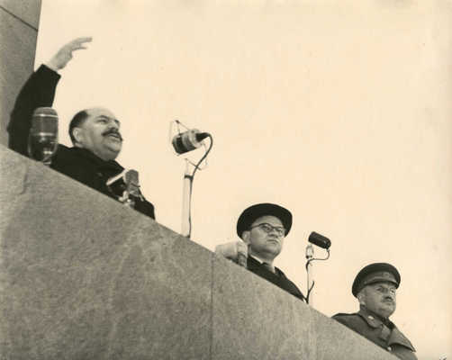 Л.М. Каганович на трибуне Мавзолея. 1946.