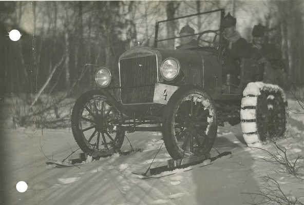 Испытания по снегу автомобиля «Форд». Две фотографии и телеграмма. 1928.