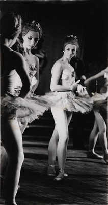Фотография «Татарский балет. Перед выходом» / Фот. Н. Хорунжий. Казань, 1960-е.