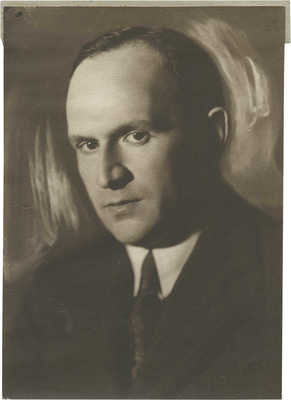 Фотопортрет В.Г. Лидина / Фот. М. Наппельбаум. [1920-е].