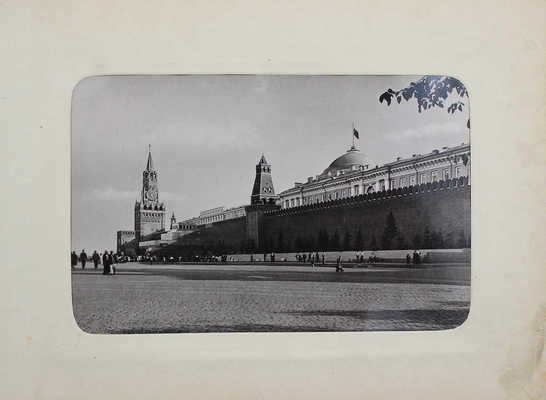 Столица нашей Родины – Москва. [Альбом фотографий]. М., 1956.